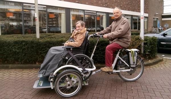 Van Raam VeloPlus Rollstuhlfahrrad Benutzer