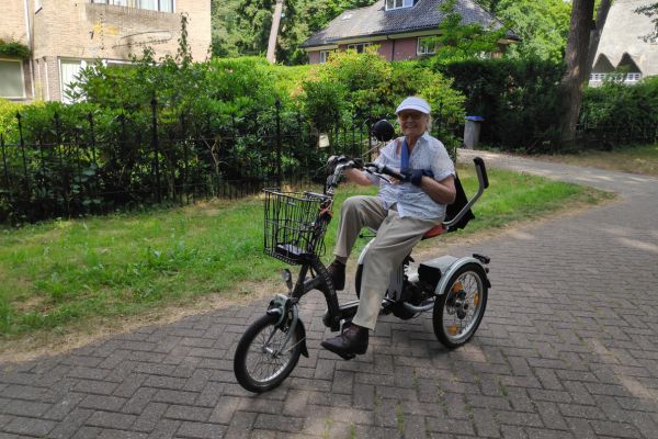 Kundenerfahrung Hannie Hoogenboom Easy Go Elektromobil Dreirad