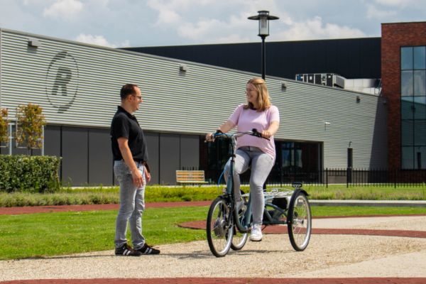 Plan een proefrit of zoek een Van Raam dealer bij je in de buurt