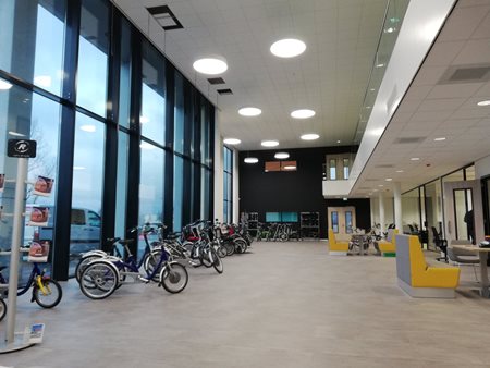 Ausstellungsraum Van Raam angepsaste Fahrräder