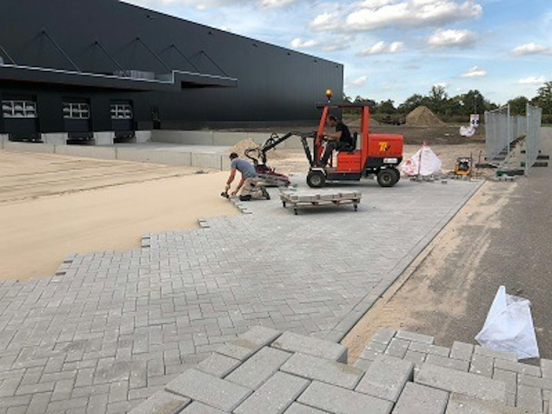 Week-41-nieuwbouw-Van-Raam-fabrikant-aangepaste-fietsen-(3)