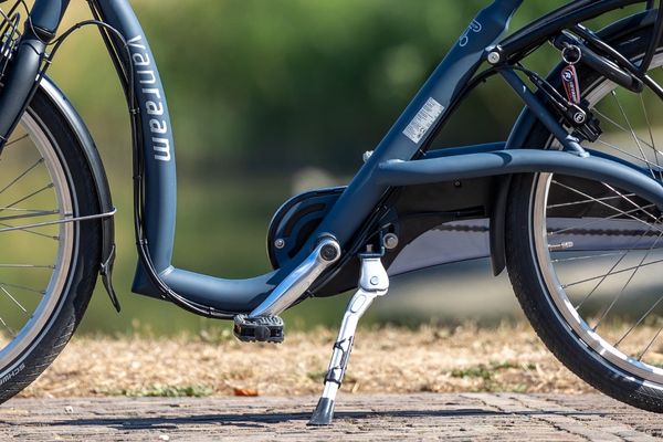 Why is there no stand on a 3-wheeled bike Balance low step through bike Van Raam