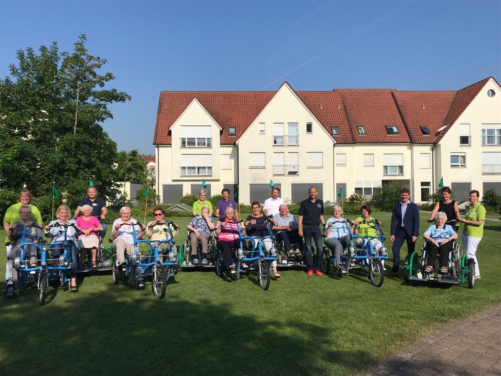 Rollstuhlfahrräder und Doppelsitzer für Mathias-Stiftung