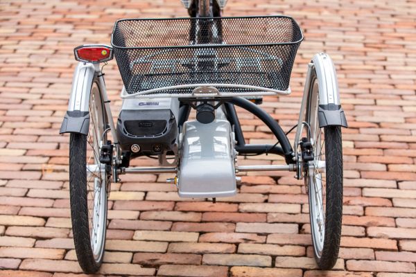 boodschappenmand op de Van Raam Maxi Comfort driewielfiets