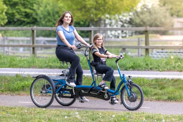 Tandem tricycle child parent Kivo Plus for children with a disability Van Raam