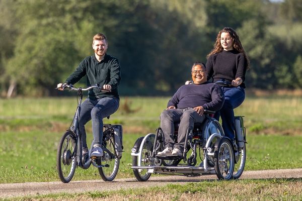Slideshare presentatie Van Raam aangepaste fietsen Balance lage instapfiets en VeloPlus rolstoelfiets