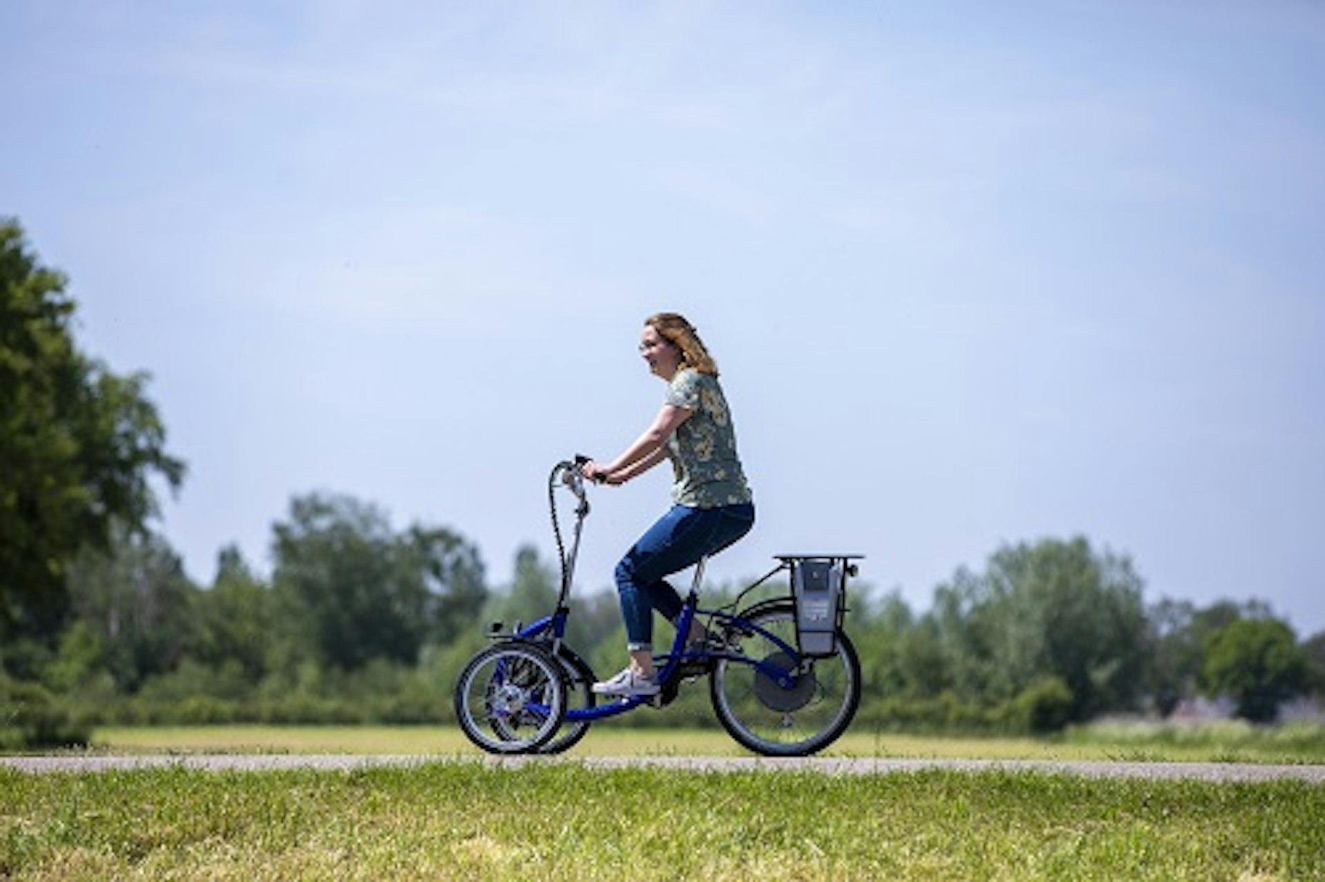 Tricycle with two wheels in the front Viktoria