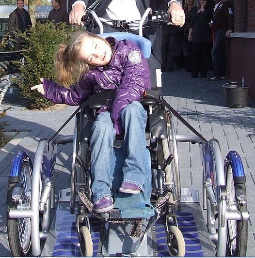 Rolstoel fiets gehandicapte