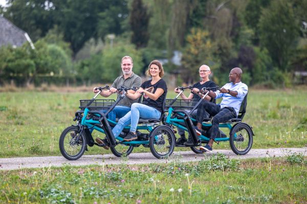 Découvrez la nouvelle Van Raam remorque de vélo duo FunTrain - faire du vélo ensemble