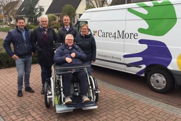 Rolstoelfiets voor Henk met dwarslaesie