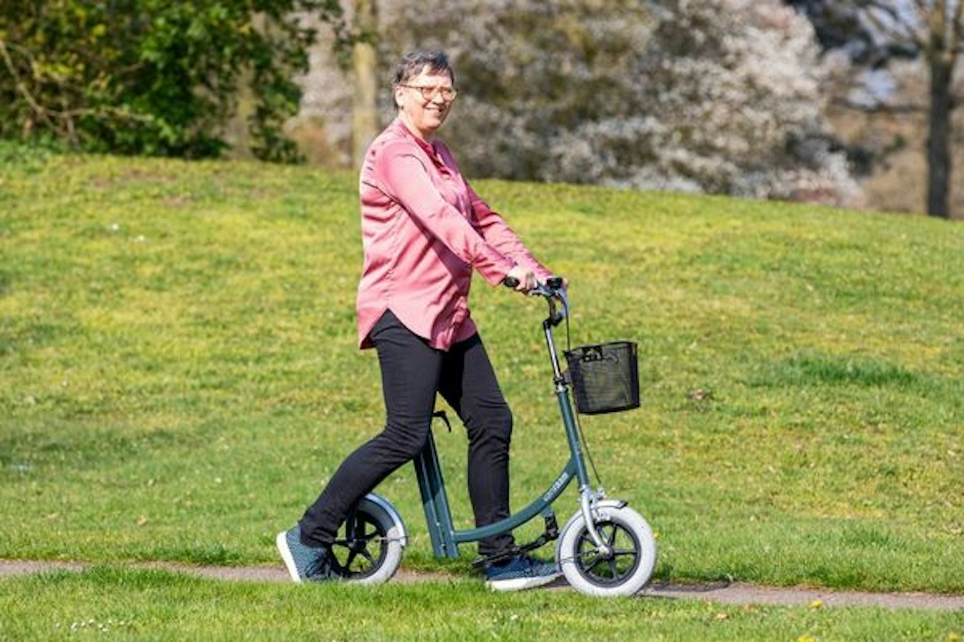 Why is there no stand on a 3-wheeled bike Van Raam City walking aid