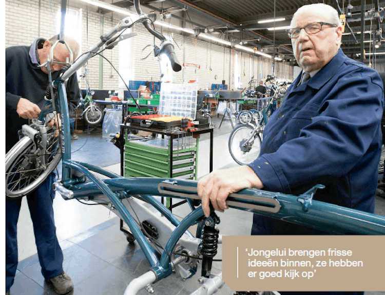 Oldest and youngest employees of the Dutch metal industry work at Van Raam