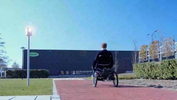 Overheid introduceert flitspalen op fietspaden - Van Raam driewielfiets testbaan