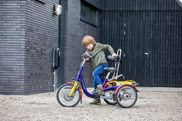 Mini Van Raam revalidatie fiets voor kinderen voetfixering