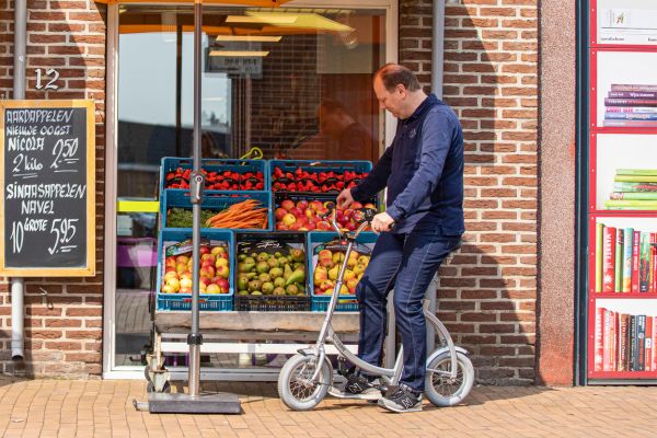 van raam city walking aid is very maneuverable