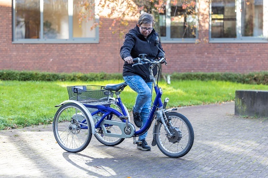 Monter à vélo du tricycle Midi Van Raam Astrid Janssen