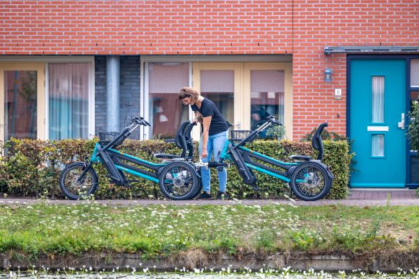 Ontdek de vernieuwde Van Raam FunTrain duofietsaanhanger - FunTrain aan Fun2Go koppelen
