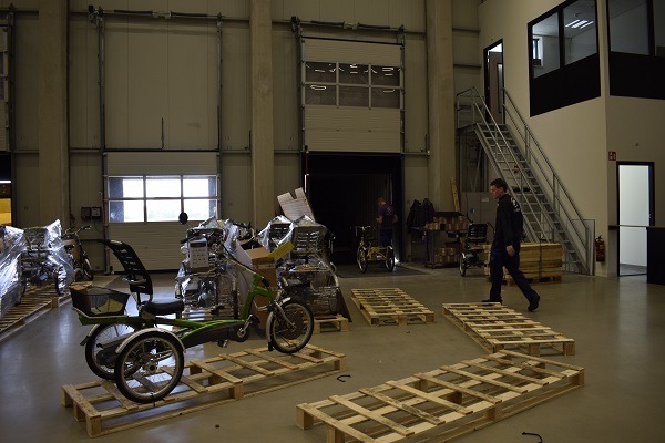 Packing a sea container with Van Raam special needs bikes