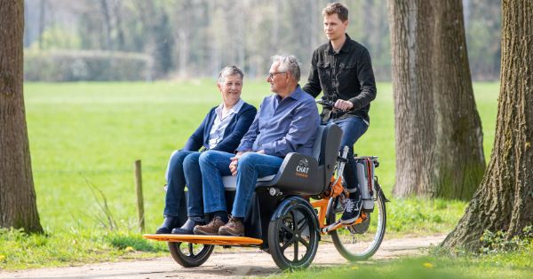 Radfahren mit einem Van Raam Cargo Lastenrad Rikscha Fahrrad Chat