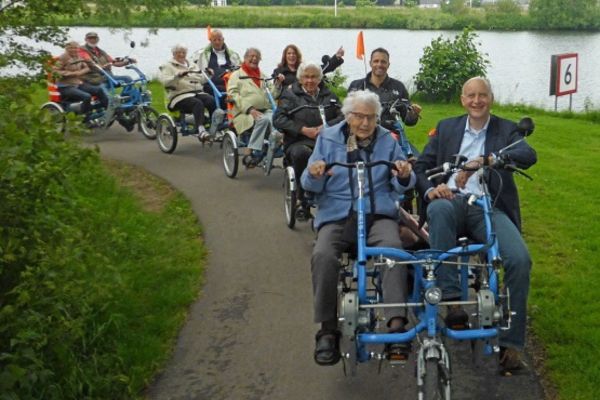 Samen met een vrijwilliger van Fietsmaatjes fietstochten maken 