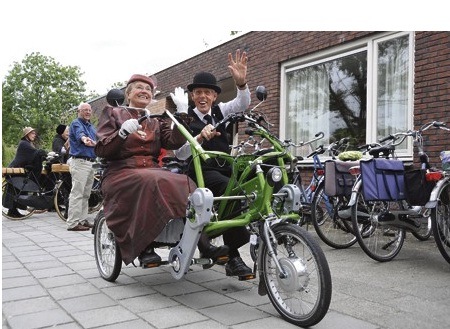 Doufiets side by side