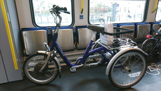 Taking-midi-tricyle-Van-Raam-in-the-train-user-experience