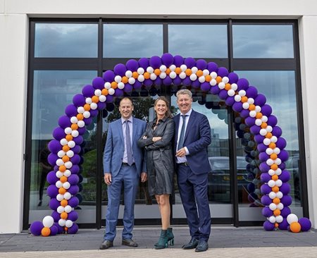 Feierliche Eröffnung Geschäftsführung Van Raam neue Fabrik