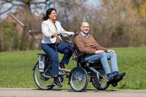 Radfahren mit einem Bein auf Van Raam Spezialfahrrad Rollstuhlfahrrad OPair