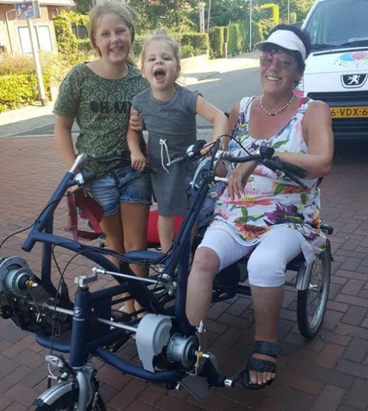 Van Raam duo bike Fun2Go grandma with grandkids