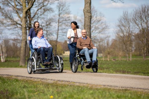 VeloPlus und OPair Rollstuhlfahrrades Van Raam