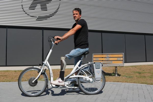 Fahrrad Fahren mit Prothese 