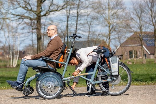 Dieses einzigartige Fahrrad ist gleichzeitig ein Rollstuhl - Van Raam OPair Rollstuhlfahrrad  - 2 in 1 Rollstuhlfahrrad