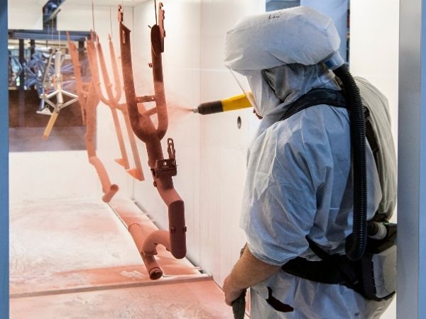 Die Zeitschrift Ambassador wirft einen Blick in die Fabrik Van Raam - lakiererei
