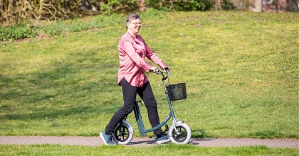 6 tips for buying a walking aid for adults