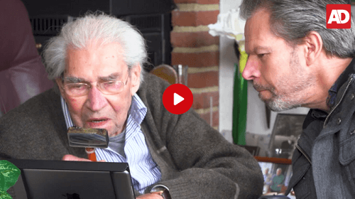 Video verjaardag honderdjarige man met Van Raam driewielfiets