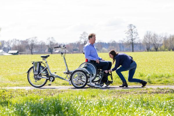 Tilting platform on the Van Raam wheelchair cargo bike VeloPlus