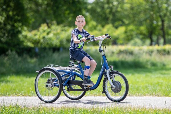midi aangepaste kinderdriewieler van raam