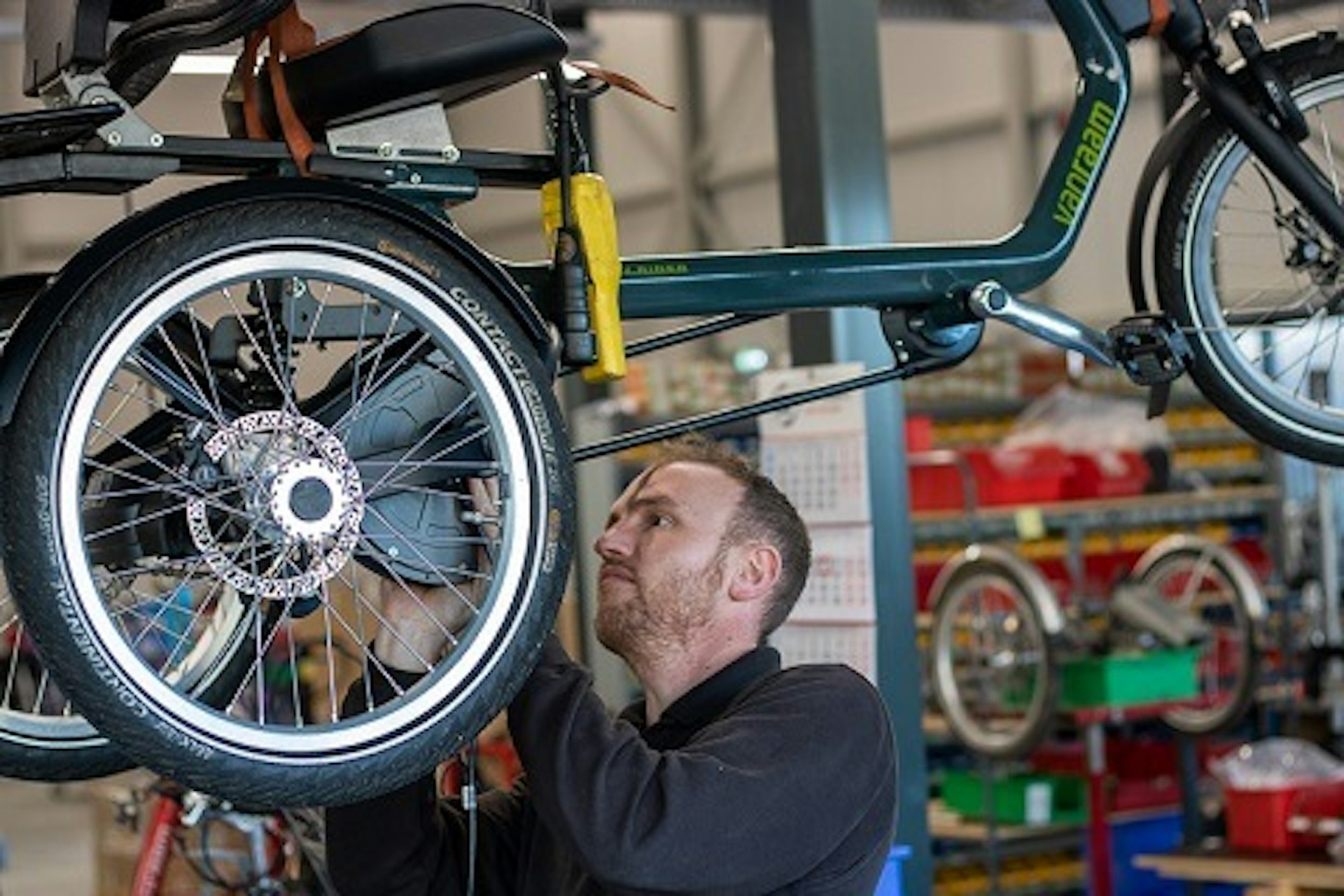 Baufortschritt Woche 1 2022 neue Halle Van Raam  service bei der arbeit