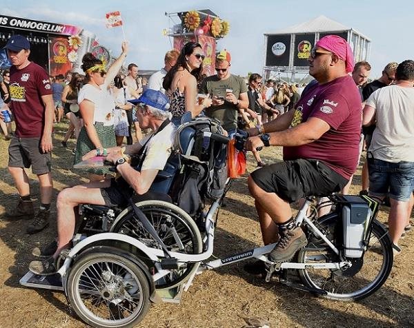 VeloPlus Van Raam rollstuhlfahrrad Zwarte Cross festival