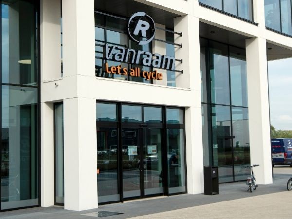 Ambassador magazine at the Van Raam factory - Entrance