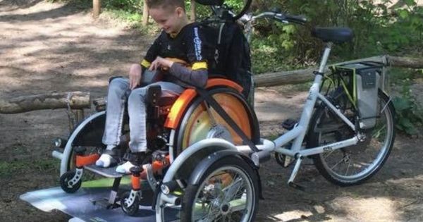 Is een rolstoelfiets ook geschikt voor kinderen - Van Raam VeloPlus rolstoeltransportfiets