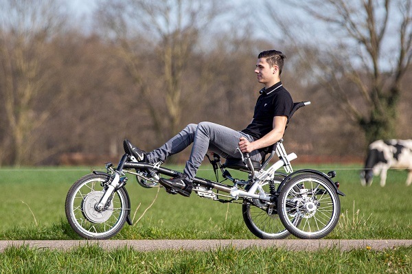 ligdriewielfiets met motor