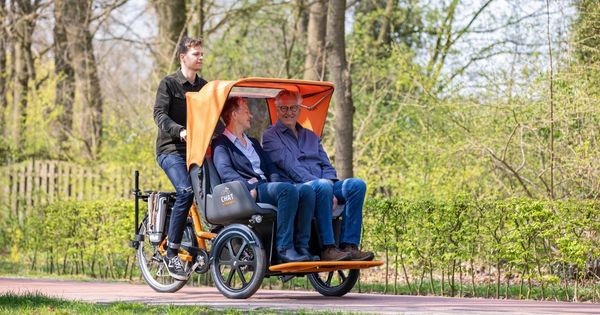 Renting van Raam special needs bikes in Belgium - Chat rickshaw bike