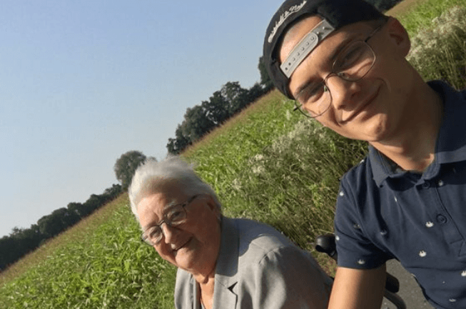 Cycling together on a Van Raam side by side tandem Fun2Go