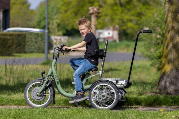 mini aangepaste kinderdriewieler van raam