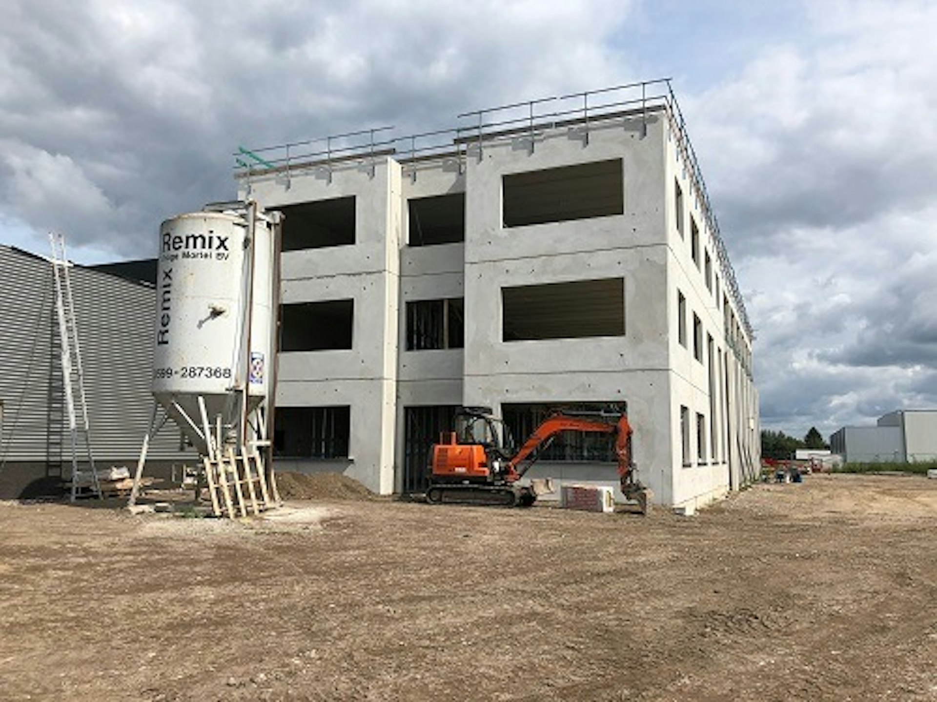week-35-2e-verdieping-3e-bouwlaag-Van-Raam-niuwe-bedrijfsgebouw