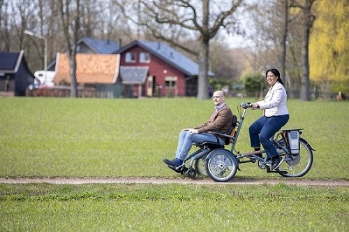 Hinterradmotor am OPair-Rollstuhlrad Van Raam