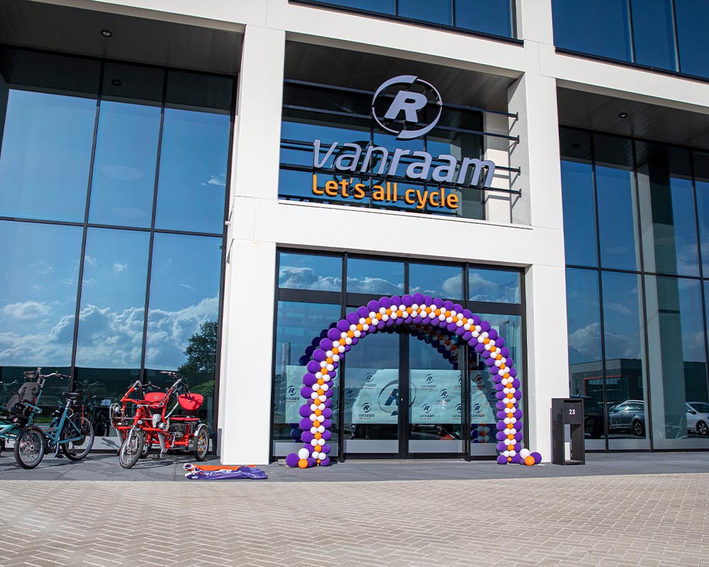 Feestelijke opening nieuwe fietsfabriek Van Raam