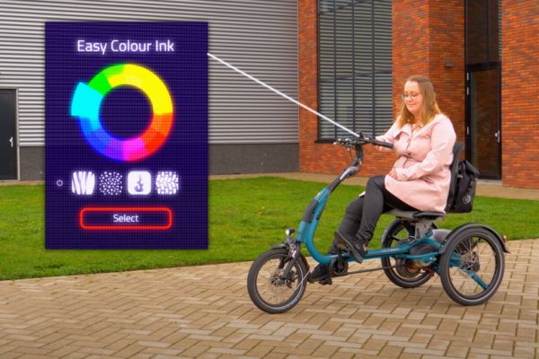 Passen Sie die Fahrradfarbe des Easy Rider Compact mit der Easy Colour Ink Technologie von Van Raam an